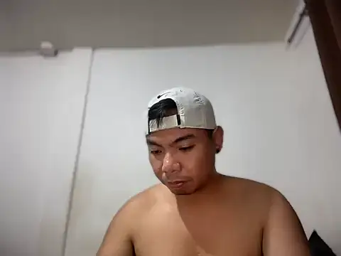 chubbybear 08 online show from February 12, 2026, 2:17 pm