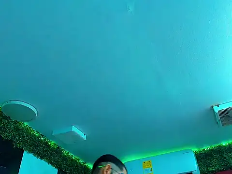 Boy tatto77 online show from April 19, 2026, 5:36 pm