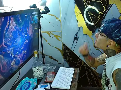 Boy tatto77 online show from June 3, 2026, 11:44 am