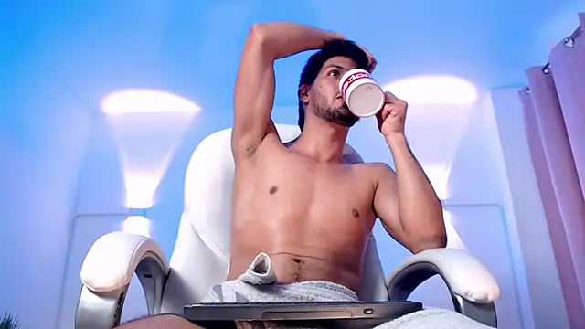 HarryFosster online show from April 16, 2026, 9:39 pm