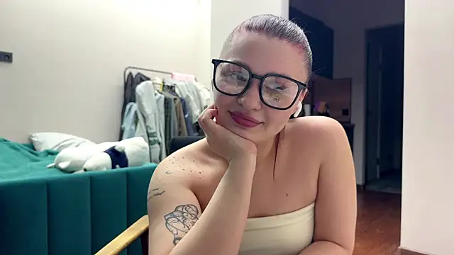 Snapshot of PassionPie chatting on December 19, 2025, 6:32 pm PassionPie online show from December 19, 2025, 6:32 pm