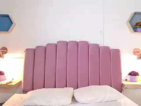 Snapshot of katiamoree chatting on January 5, 2026, 9:40 pm katiamoree online show from January 5, 2026, 9:40 pm