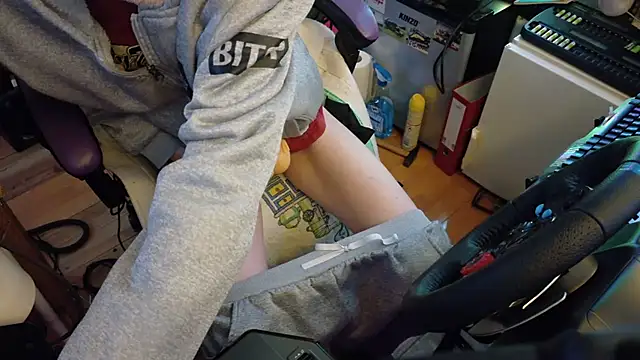 Gay-Versaut online show from February 21, 2026, 10:45 pm