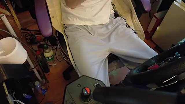 Gay-Versaut online show from March 3, 2026, 7:43 pm