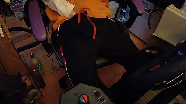 Gay-Versaut online show from April 19, 2026, 10:12 pm