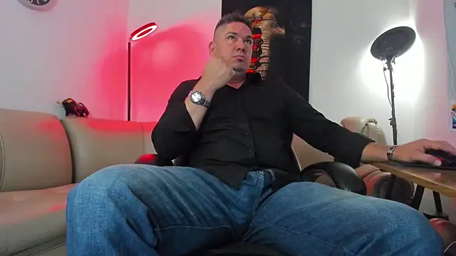 Snapshot of Dante_Bellini chatting on December 20, 2025, 12:08 pm Dante Bellini online show from December 20, 2025, 12:08 pm