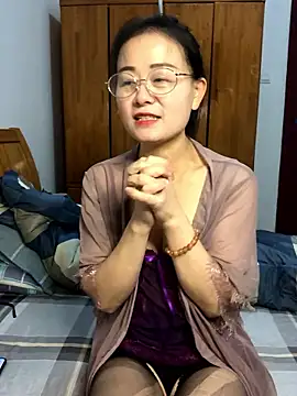 yunyun52012 online show from January 9, 2026, 1:29 pm