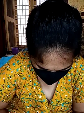 Snapshot of maduri__ chatting on February 4, 2026, 6:41 am maduri online show from February 4, 2026, 6:41 am