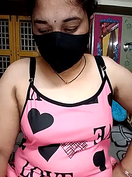 Snapshot of maduri__ chatting on April 4, 2026, 11:55 pm maduri online show from April 4, 2026, 11:55 pm
