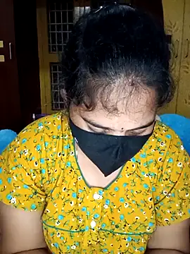 Snapshot of maduri__ chatting on February 15, 2026, 12:33 am maduri online show from February 15, 2026, 12:33 am