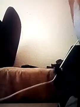 Snapshot of cazzigrossi23 chatting on December 18, 2025, 2:43 pm cazzigrossi23 online show from December 18, 2025, 2:43 pm