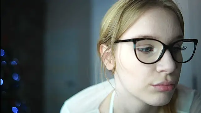 Snapshot of Kristy_mysti chatting on December 20, 2025, 5:27 pm Kristy mysti online show from December 20, 2025, 5:27 pm