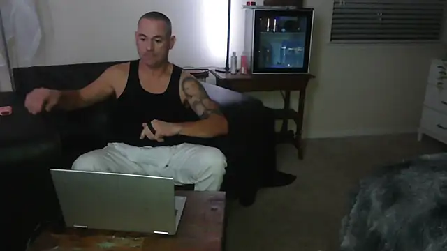 Snapshot of MISTERANDDEMI chatting on January 14, 2026, 4:49 am MISTERANDDEMI online show from January 14, 2026, 4:49 am