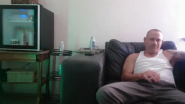 Snapshot of MISTERANDDEMI chatting on February 8, 2026, 9:56 pm MISTERANDDEMI online show from February 8, 2026, 9:56 pm