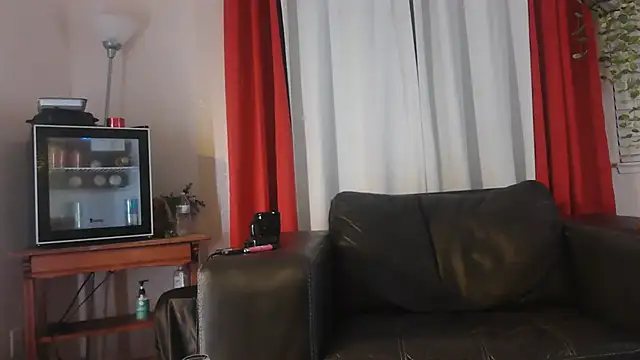 Snapshot of MISTERANDDEMI chatting on December 22, 2025, 6:46 am MISTERANDDEMI online show from December 22, 2025, 6:46 am