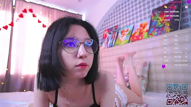 DeliaLoma online show from February 18, 2026, 6:11 am