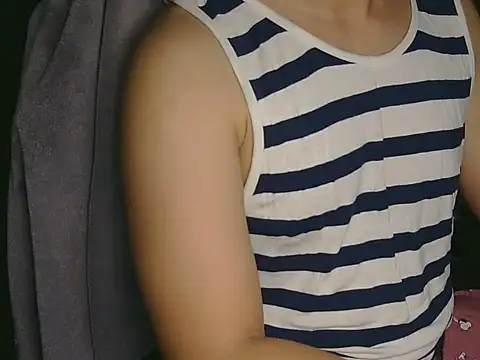 weirdoohcm1 online show from April 16, 2026, 2:29 pm