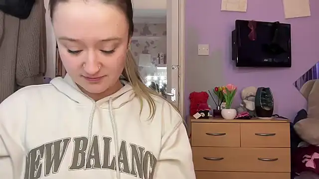 LilyLuck  online show from February 14, 2026, 4:29 pm