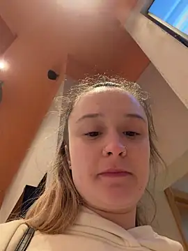 LilyLuck  online show from February 4, 2026, 1:28 pm