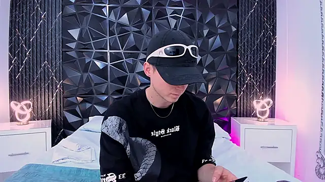 SpaceBoy1 online show from February 28, 2026, 8:52 pm