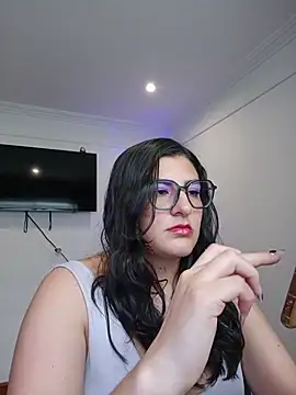 ahrianabluff online show from February 19, 2026, 8:17 pm