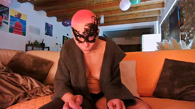 Snapshot of ErotiKat chatting on March 3, 2026, 9:00 pm ErotiKat online show from March 3, 2026, 9:00 pm