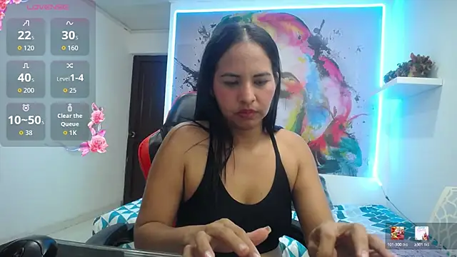 nicol ross19 online show from April 16, 2026, 9:39 pm