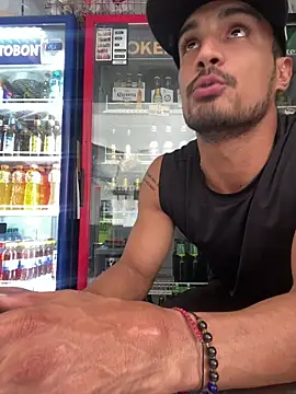 Maicol xxxx online show from May 15, 2026, 8:07 pm