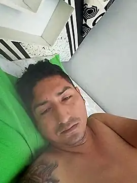 Yrresistible666 online show from February 13, 2026, 5:02 pm