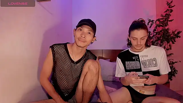 Theo Damon online show from December 22, 2025, 8:42 pm