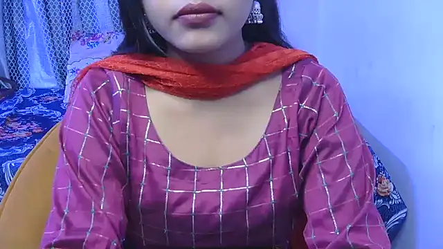 Snapshot of bold-smirthii chatting on June 4, 2026, 3:55 am bold-smirthii online show from June 4, 2026, 3:55 am