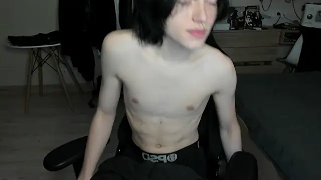 Snapshot of JohnGaliano chatting on June 16, 2026, 10:43 pm JohnGaliano online show from June 16, 2026, 10:43 pm