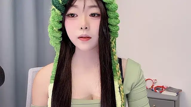 smalldaisy online show from March 21, 2026, 2:13 am