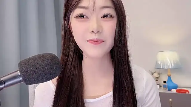 smalldaisy online show from April 8, 2026, 2:24 am