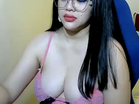 Snapshot of celine_margo chatting on November 22, 2025, 7:40 am celine margo online show from November 22, 2025, 7:40 am