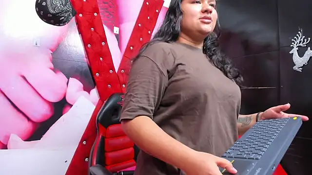 Snapshot of carolina_canndy chatting on February 14, 2026, 2:56 am carolina canndy online show from February 14, 2026, 2:56 am