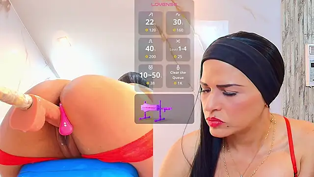 Snapshot of Isis_car0lina chatting on June 22, 2026, 10:34 am Isis car0lina online show from June 22, 2026, 10:34 am