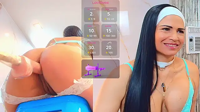 Snapshot of Isis_car0lina chatting on June 10, 2026, 9:21 am Isis car0lina online show from June 10, 2026, 9:21 am