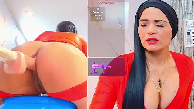Snapshot of Isis_car0lina chatting on June 6, 2026, 9:25 am Isis car0lina online show from June 6, 2026, 9:25 am