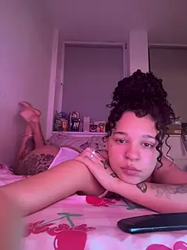 urprettygirlleenay online show from February 9, 2026, 7:56 pm