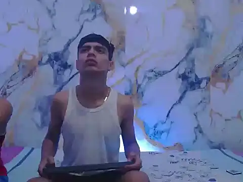 Snapshot of BrownieLoverss chatting on December 20, 2025, 9:39 pm BrownieLoverss online show from December 20, 2025, 9:39 pm