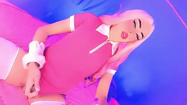 Snapshot of Blonde_fuck chatting on April 15, 2026, 3:56 am Blonde fuck online show from April 15, 2026, 3:56 am