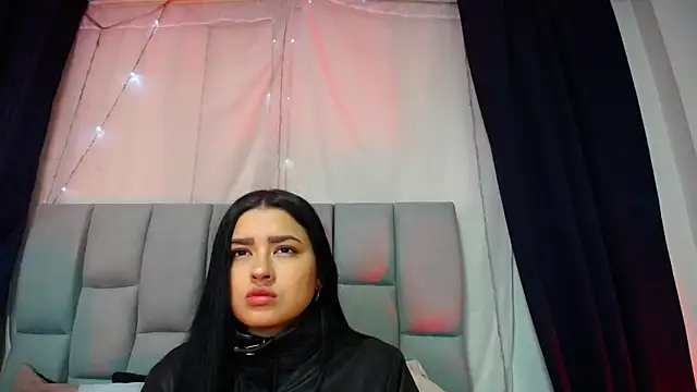 Emilyy05  online show from January 11, 2026, 3:13 am