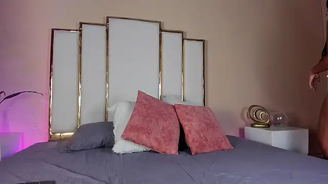 Niky Thomson online show from January 14, 2026, 7:17 pm