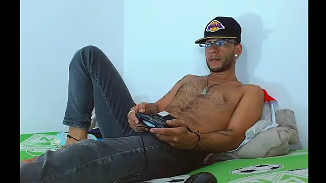 Alphamaster 92 online show from April 4, 2026, 4:08 am