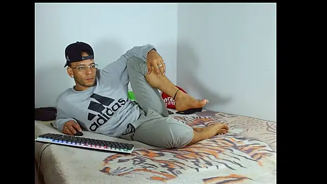 Alphamaster 92 online show from April 14, 2026, 5:01 am