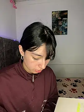 junorise23 online show from February 12, 2026, 4:12 am