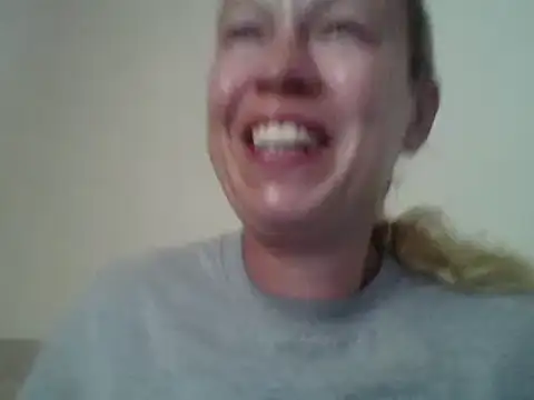 jennyblondeuk online show from May 22, 2026, 6:17 pm