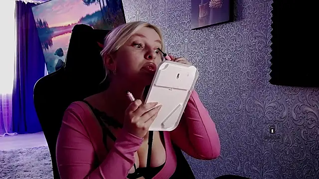 Snapshot of Eva_Vibe_ chatting on May 5, 2026, 5:32 am Eva Vibe online show from May 5, 2026, 5:32 am
