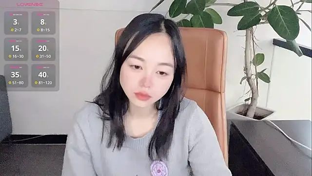 Yuer-77 online show from February 7, 2026, 12:02 pm